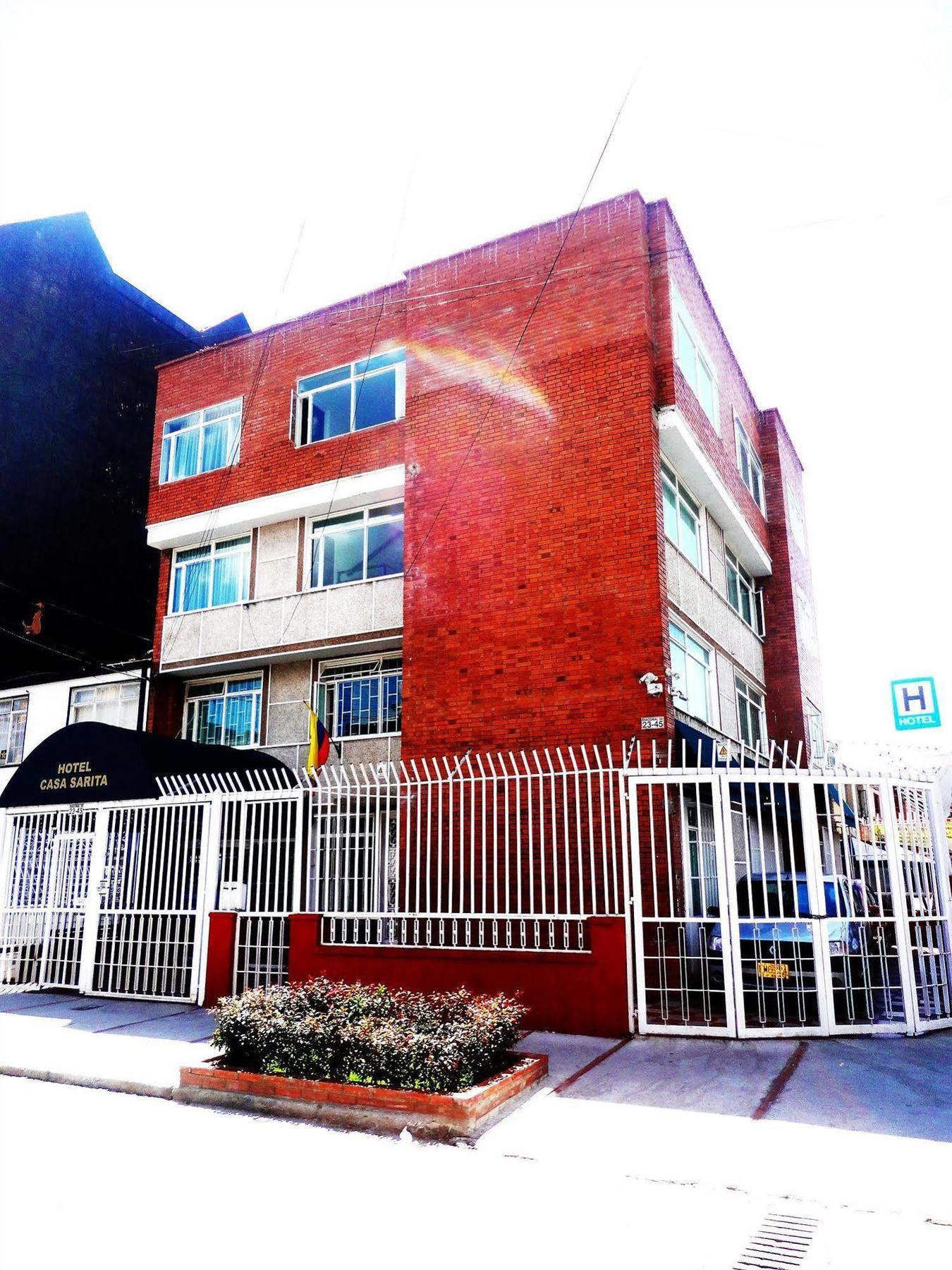 Hotel Casa Sarita Богота Екстериор снимка