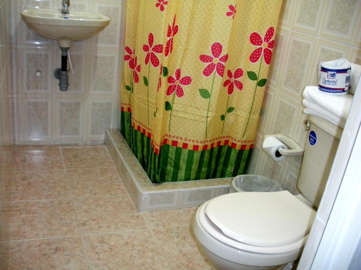 Hotel Casa Sarita Богота Екстериор снимка